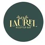 欢迎光临 Laure Rooftop Bar，这是一个优雅现代的空间，是举办活动、鸡尾酒会和社交聚会的理想场所，拥有令人惊叹的美景和专属的氛围。