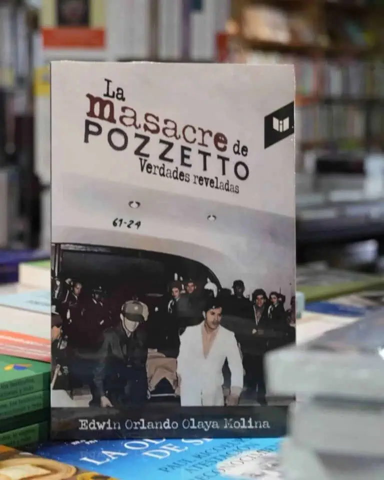 《波泽托大屠杀》这本书揭露了真相和历史事实，而书店里摆满了书籍。