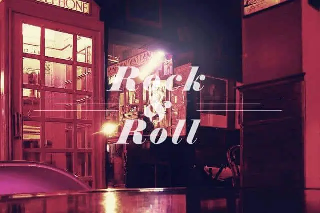 Événement rock and roll en direct, musique live dans un bar ou un restaurant, vie nocturne, concert de rock, divertissement musical en direct, événement en direct avec musique rock en Colombie.