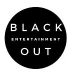 Zwarte schijf met entertainment- en evenemententekst in een modern ontwerp ter promotie van culturele of entertainmentactiviteiten en evenementen.