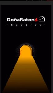 Un legendario cartel de evento con un ratón naranja brillando en una escena nocturna, promoviendo una noche divertida en un bar llamado DonaRaton, ideal para eventos y conciertos en Colombia.