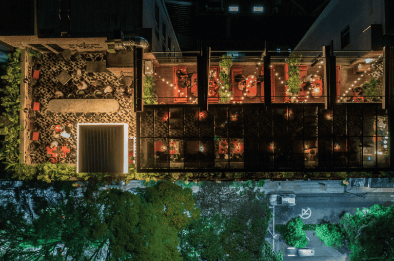 Eventario.co-espacio-para-eventos-urbanos-terraza-rooftop-con-diseño-moderno-y-ambiente-acogedor.