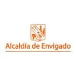 恩维加多市政厅大楼，白色背景上带有橙色标志和文字，代表哥伦比亚恩维加多市的市政当局在活动和公共服务方面的权威和管理。