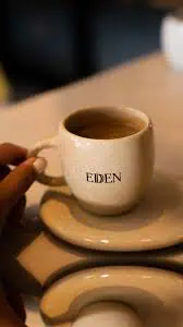 EIDEN 咖啡杯配碟子，简约风格，营造温馨氛围，是哥伦比亚活动和商务会议的理想之选。