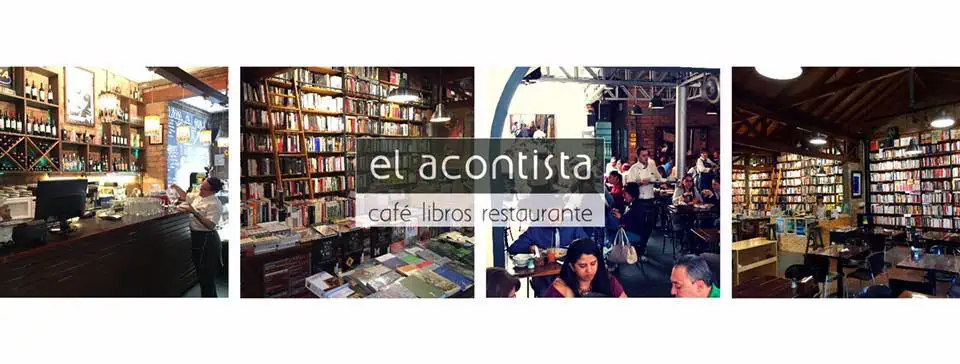 Des livres et une ambiance chaleureuse chez Acontista, un café-restaurant avec une large gamme de livres et de boissons, idéal pour des réunions et des événements culturels dans un espace unique.