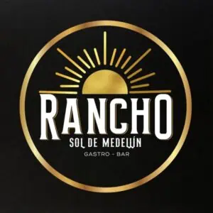 Sol de Medewín en Rancho, un bar et restaurant à Medellín, est en vente pour sa gastronomie et son atmosphère accueillante, idéale pour les événements et les réunions sociales.