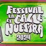 Foire culturelle au Festival de la Jeunesse 2024, un événement écologique et culturel à Bogotá, proposant de la musique, de l'art et des activités pour les jeunes, promouvant le plaisir et le respect de l'environnement.