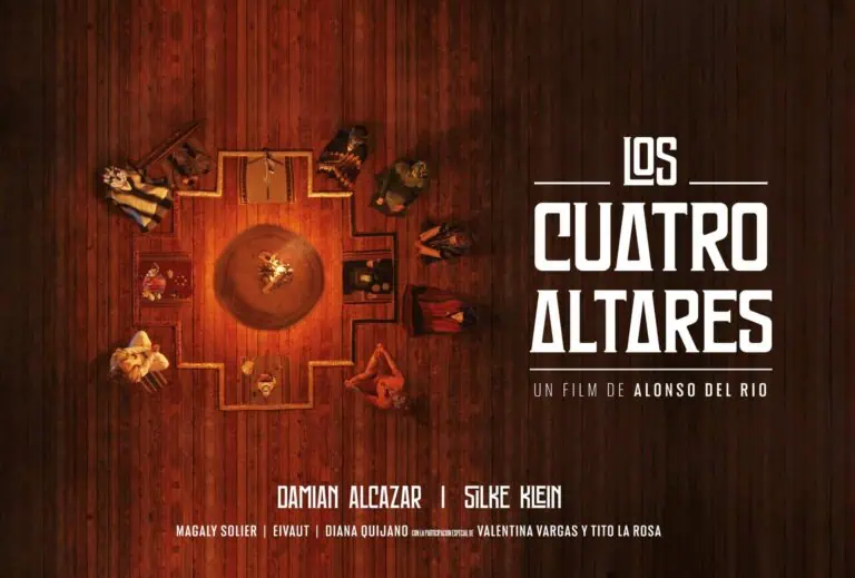 Four people on a wooden stage, watching a theatrical performance, promoting cultural and film events at events in Colombia.