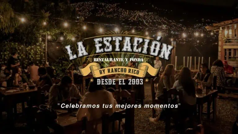 Profitez d'un dîner en plein air à La Estación, un restaurant-auberge de Rancagua réputé pour ses événements et son ambiance chaleureuse. Depuis 2003.