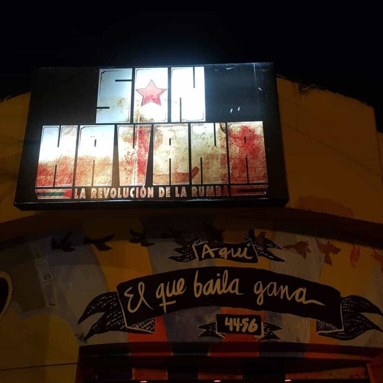 Fichero no relevante para la descripción de la imagen, solo información de cartel publicitario.
