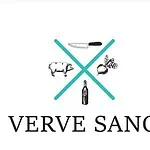 刀、猪、洋葱和酒瓶交叉摆放，象征着健康均衡的饮食。