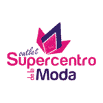 Mode-Supermarkt-Outlet, trendiges Bekleidungs- und Accessoire-Geschäft, Bild des Fashion Supercenter-Logos in Pink und Dunkelblau, Mode, Einkaufen, Mode-Outlet in Bogotá, Kolumbien.