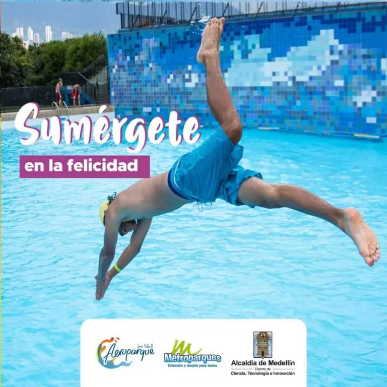 Passengers jumping into the pool, promoting happiness and fun at a water park in Medellín, Colombia, with logos of Aeroparque, Metropolques, and the Medellín City Hall in the image.