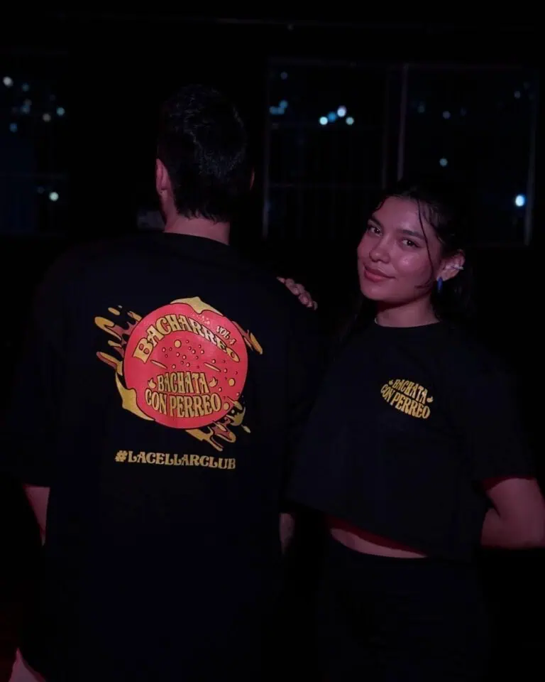 一边享用小吃一边欣赏雷鬼音乐舞蹈，在俱乐部派对上推广雷鬼音乐活动，在昏暗而现代的环境中与有趣的人们一起玩耍，是推广哥伦比亚活动和都市音乐文化的理想场所。