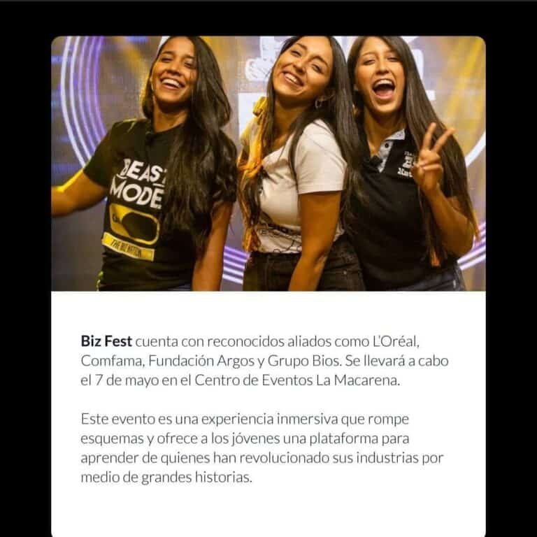 Encuentro de jóvenes en evento profesional, networking y diversión en Centro de Eventos La Macarena, Bogotá. Mujeres jóvenes felices en un ambiente de negocios y emprendimiento juvenil.