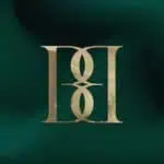 Decorative gold lettering on a green background, ideal for events and branding. Elegant and sophisticated design, perfect for corporate and social events. Enhance the aesthetics of your event with luxurious and stylish elements.