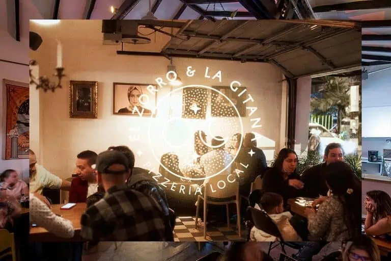 Savourez la meilleure pizza chez Zorro & La Gitan : une pizzeria locale à l'ambiance chaleureuse, idéale à partager entre amis ou en famille dans un cadre unique et délicieux.