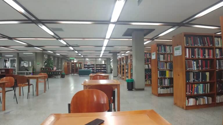 Biblioteca Central Universidad De Antioquia 8220ca 2