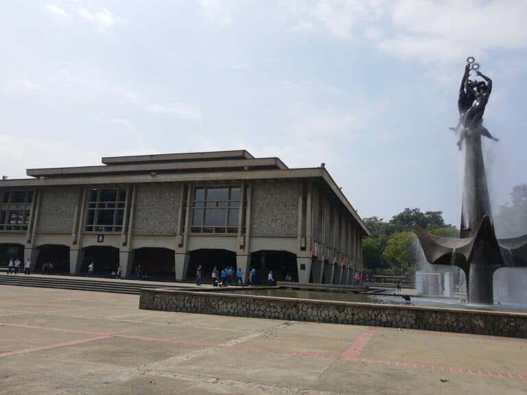 Biblioteca Central Universidad De Antioquia 8220ca 3