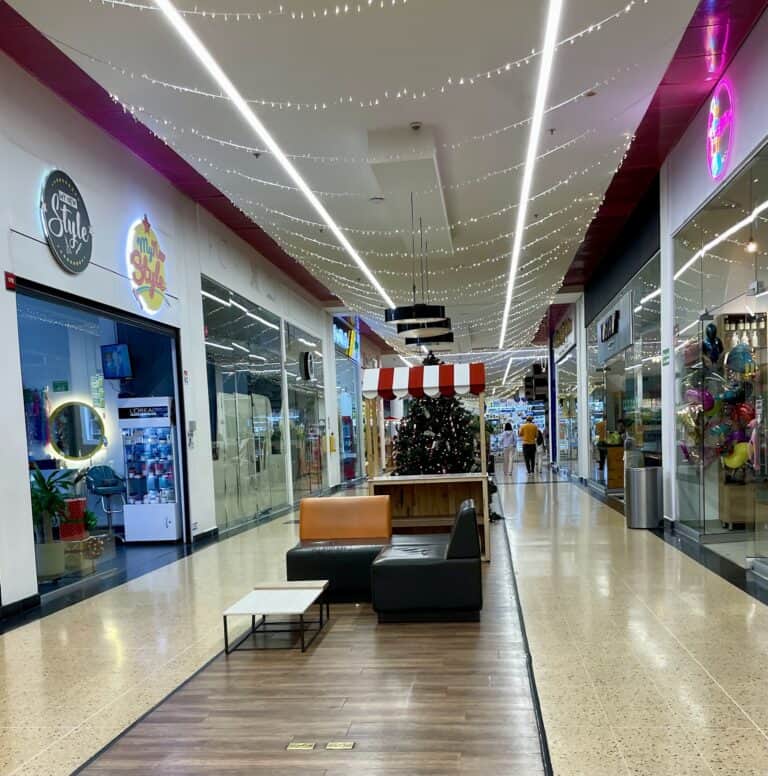 City Plaza Centro Comercial 4