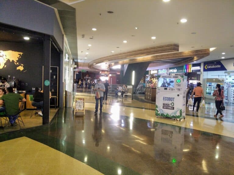Mall Laureles 3