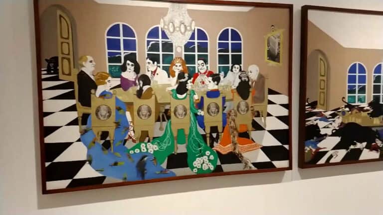 Personajes en una pintura con temática de Halloween, en un estilo artístico llamativo, con escenario de interior y fondo de ventanas, creando una atmósfera fantástica y creativa, ideal para decoraciones y eventos temáticos.