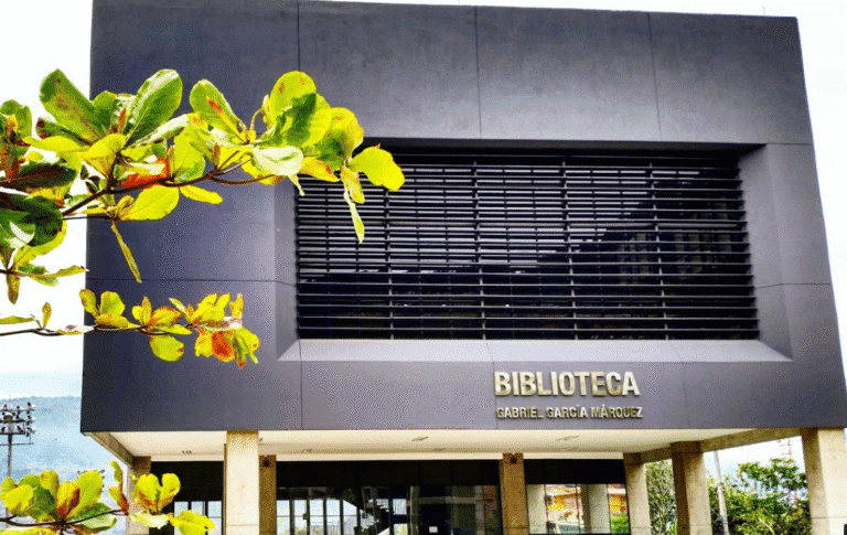 Parque Biblioteca Gabriel Garcia Marquez 1