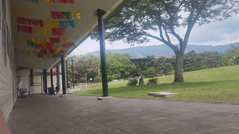 Parque Biblioteca Manuel Mejia Vallejo 2