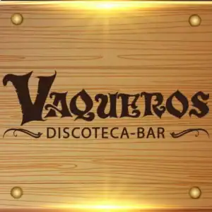 Vaquero Discoteca-Bar cartel de madera con diseño rústico y letras llamativas para promoción de bar nocturno y discoteca en Colombia.