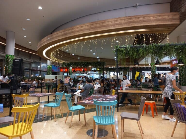 Viva Laureles Centro Comercial 3