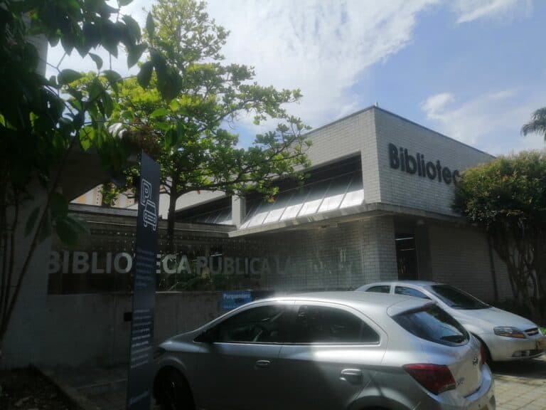 Biblioteca La Floresta 4