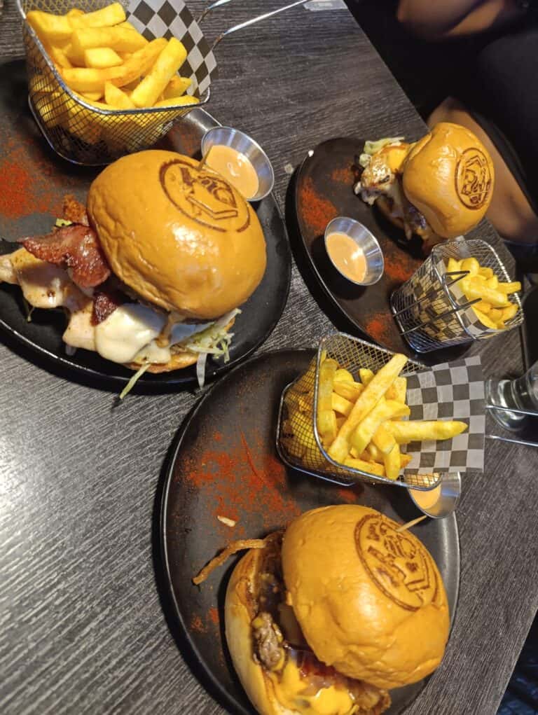 Black House Bar Restaurante 3