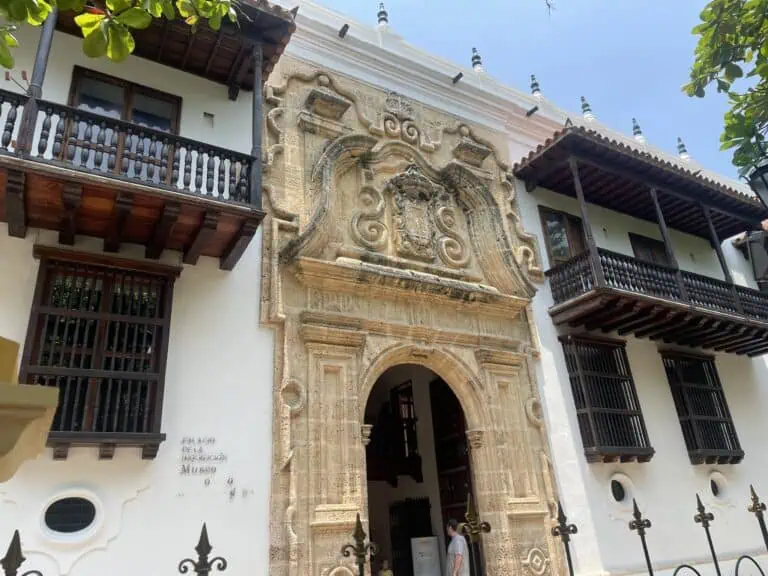 卡塔赫纳宗教裁判所宫，历史建筑和殖民文化，哥伦比亚文化活动和博物馆的举办场所。