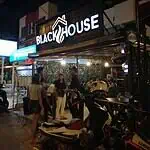 黑屋酒吧餐厅 1 号店主