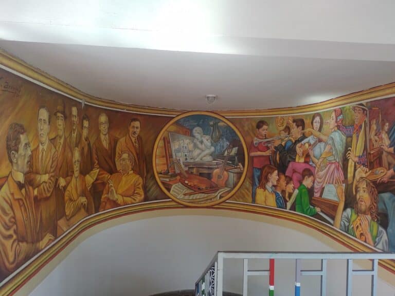 Unidad Cultural Marco Tobon Mejia 3