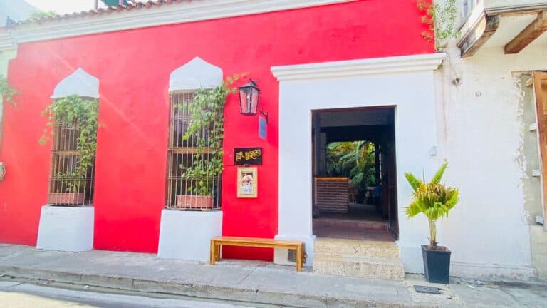 El Beso Bar Restaurant 1