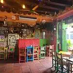 卡波内拉咖啡酒吧 1 号店主