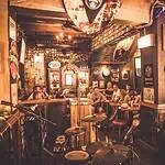Inhaber des Clock Pub Cartagena 1