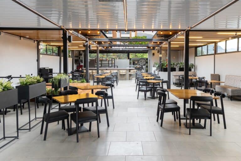 Qantic Lodging Amp Rooftop 8211 Hostal Y Restauran 2