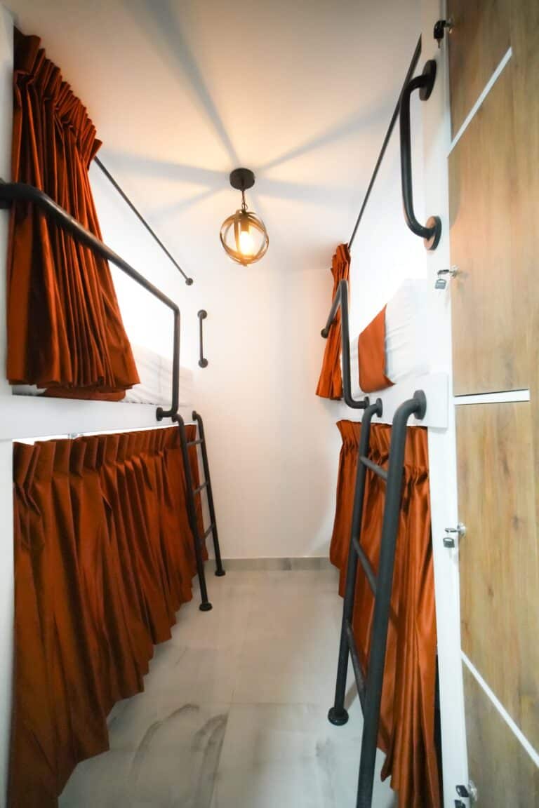 Qantic Lodging Amp Rooftop 8211 Hostal Y Restauran 3