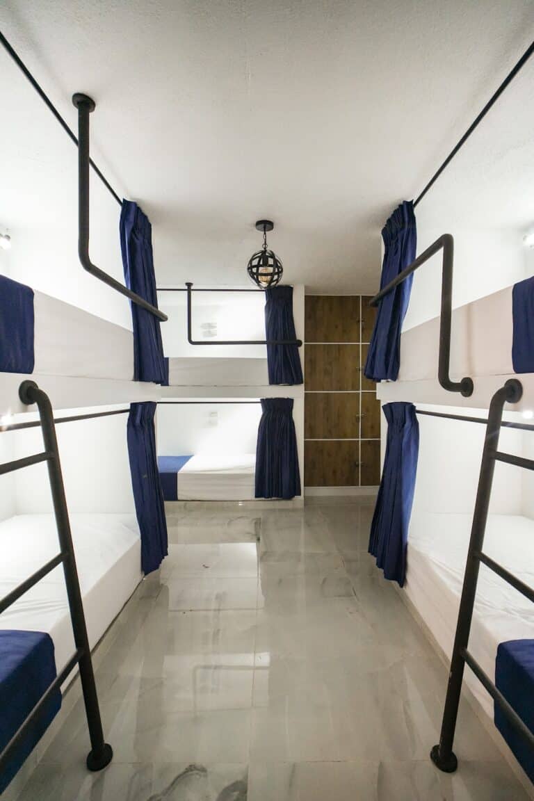 Qantic Lodging Amp Rooftop 8211 Hostal Y Restauran 4