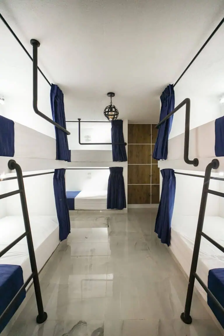 Qantic Lodging Amp Rooftop 8211 Hostal Y Restauran 4