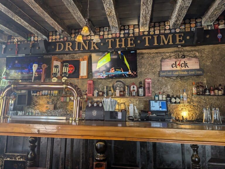 The Clock Pub Cartagena 4