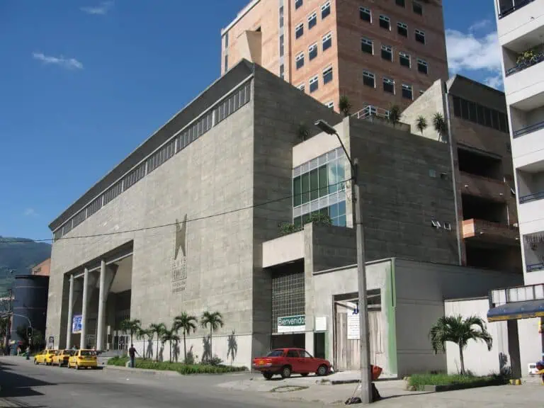 天主教大学路易斯·阿米戈 8211 麦德林 1 1