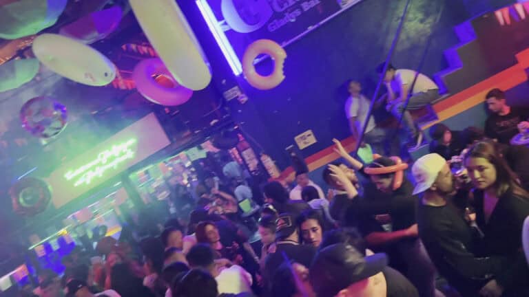 Gl Club 8211 Gladys Bar 2