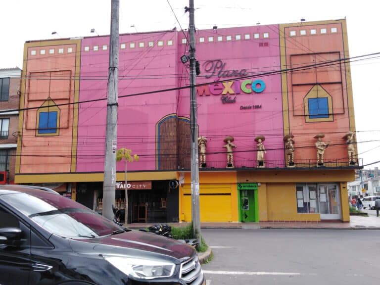 La Santa Club Modelia 1