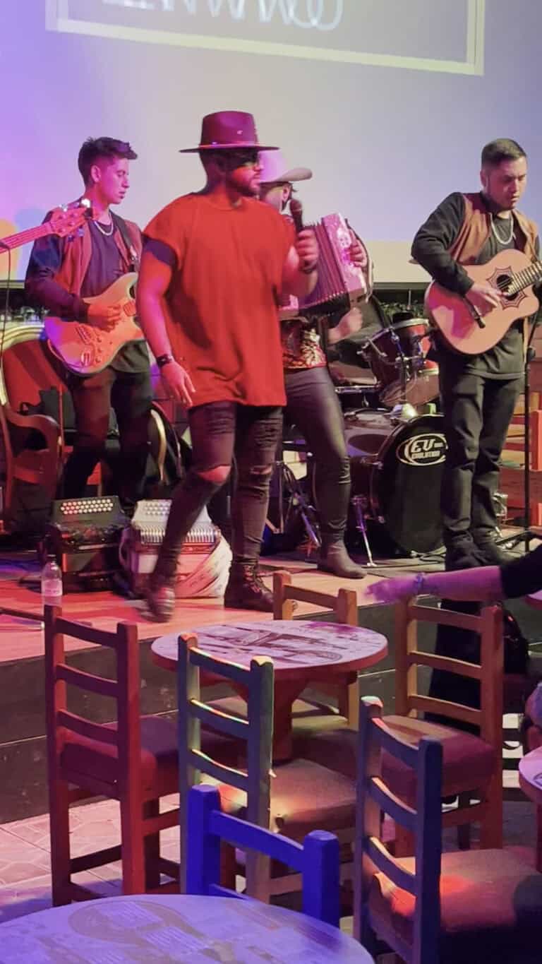 La Santa Club Modelia 2