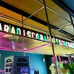 Owner Paradisco Bar De Escucha 1