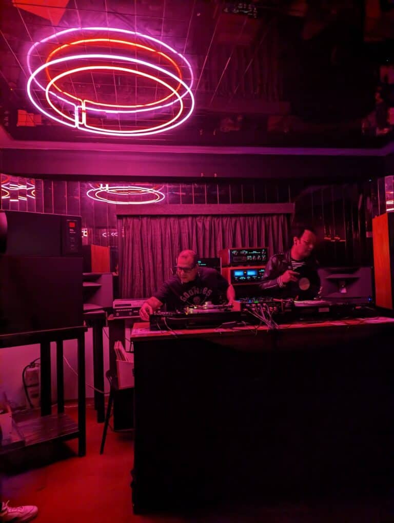 Paradisco Bar De Escucha 3