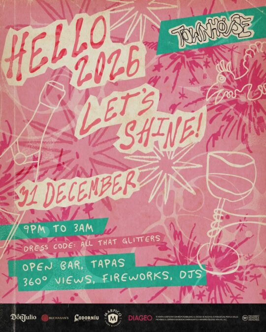 Townhouse Art Hotel  Rooftop  Bar